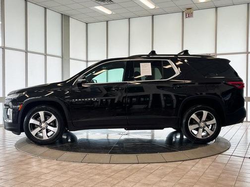 2022 Chevrolet Traverse LT Leather