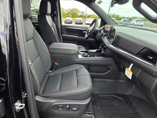 2025 Chevrolet Tahoe 4WD RST