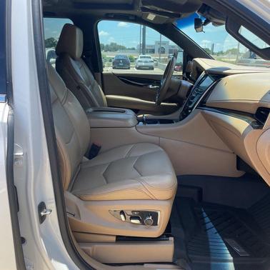 Crystal White Tricoat 2019 Cadillac Escalade ESV Platinum