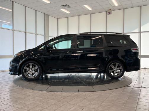 2017 Toyota Sienna SE Premium