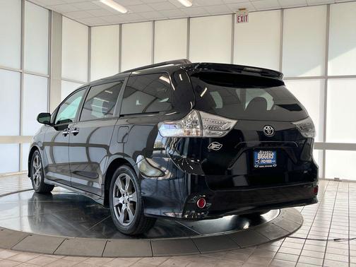 2017 Toyota Sienna SE Premium