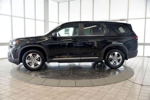2023 Honda Pilot AWD EX-L 8 Passenger