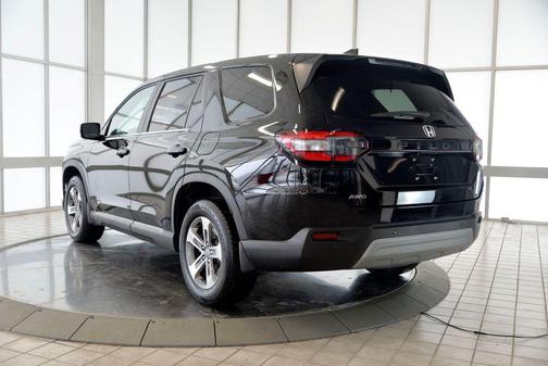 2023 Honda Pilot AWD EX-L 8 Passenger