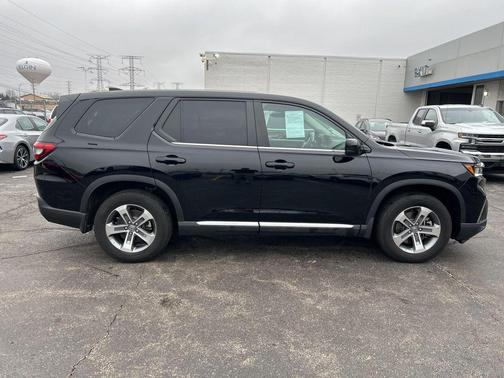 2023 Honda Pilot AWD EX-L 8 Passenger