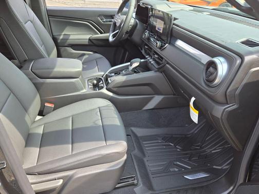 2025 Chevrolet Colorado LT