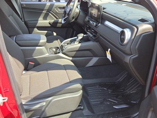 2025 Chevrolet Colorado LT