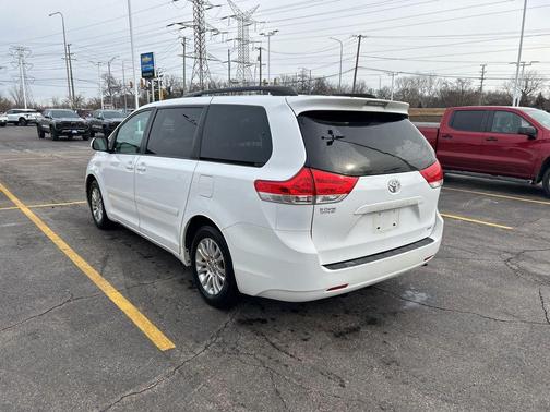 2014 Toyota Sienna XLE