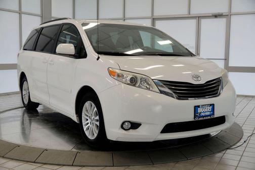 2014 Toyota Sienna XLE