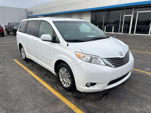 2014 Toyota Sienna XLE