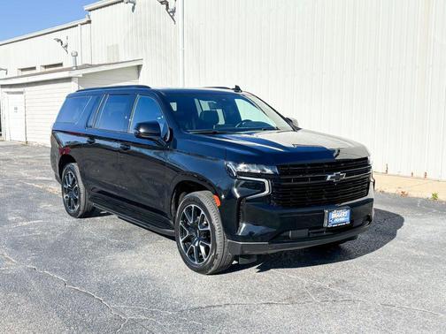 2023 Chevrolet Suburban RST