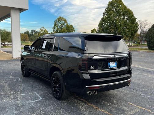 2022 Chevrolet Suburban 4WD High Country