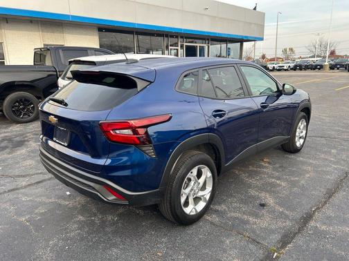 Blue Glow Metallic 2024 Chevrolet Trax LS