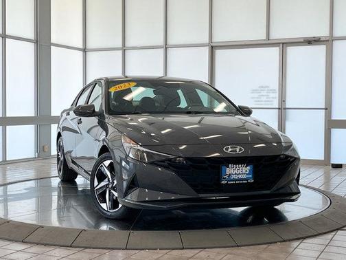 2023 Hyundai ELANTRA SEL