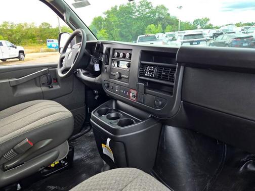 2025 Chevrolet Express 2500 RWD 2500 Regular Wheelbase WT
