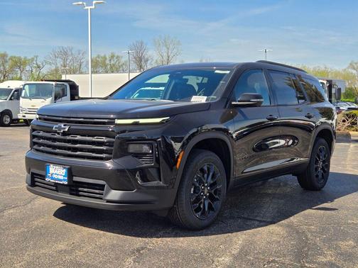 Mosaic Black Metallic 2026 Chevrolet Traverse LT