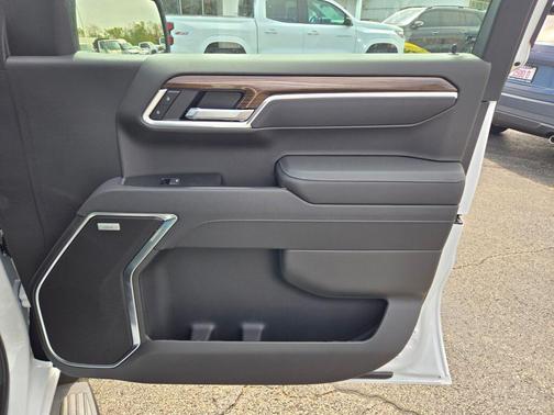 Summit White 2026 Chevrolet Silverado 1500 RST