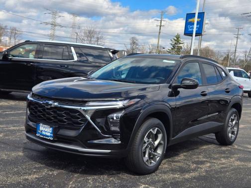 Mosaic Black Metallic 2026 Chevrolet Trax LT