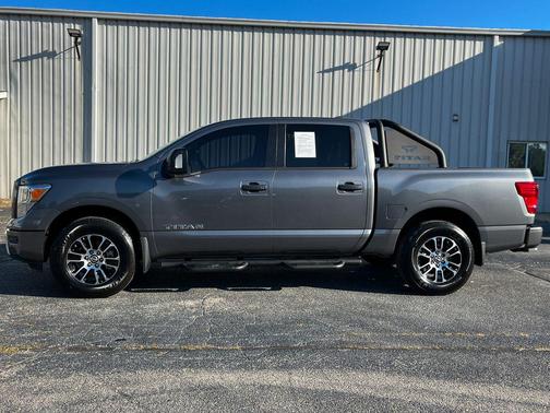 2023 Nissan Titan SV