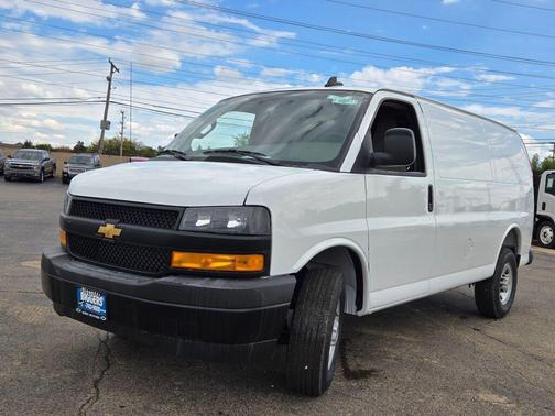 2025 Chevrolet Express 2500 RWD 2500 Regular Wheelbase WT