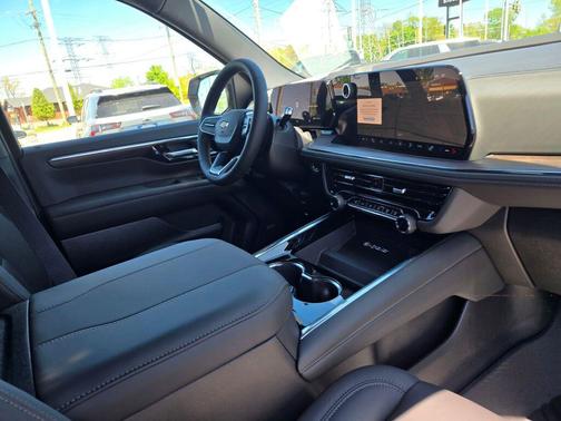 Summit White 2026 Chevrolet Tahoe LT