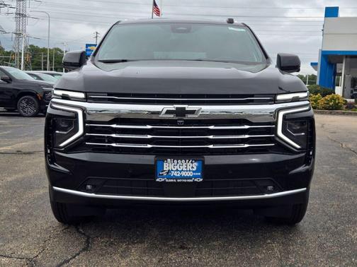 Black 2026 Chevrolet Suburban LT