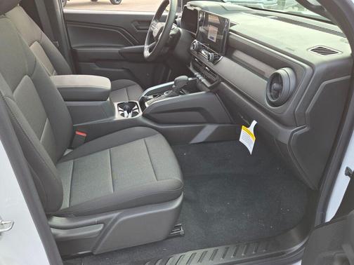 2025 Chevrolet Colorado WT