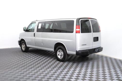 Silver Ice Metallic 2019 Chevrolet Express 2500 LT