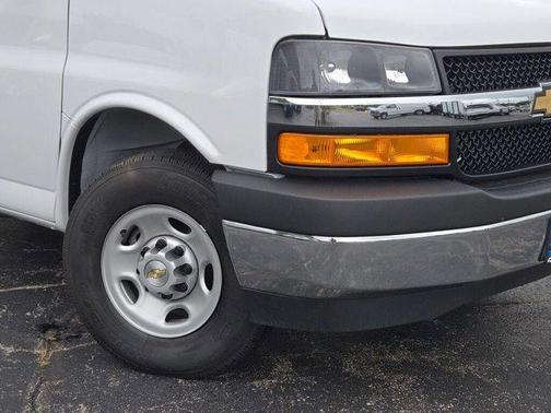 2025 Chevrolet Express 2500 RWD 2500 Regular Wheelbase WT