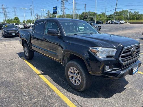 Midnight Black Metallic 2019 Toyota Tacoma SR5