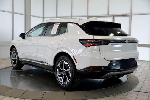 Summit White 2025 Chevrolet Equinox EV LT