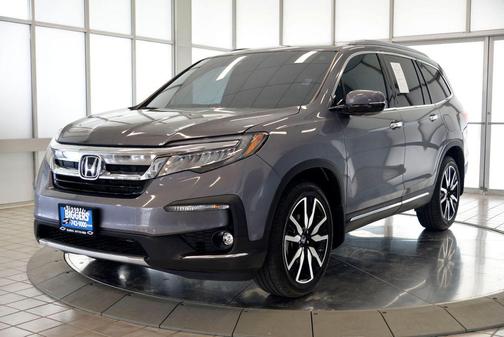 Modern Steel Metallic 2019 Honda Pilot Touring 8-Passenger