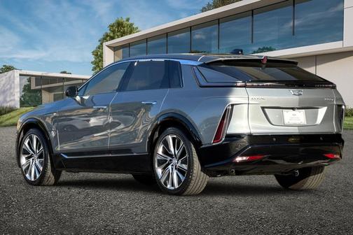 Argent Silver Metallic 2024 Cadillac LYRIQ Sport