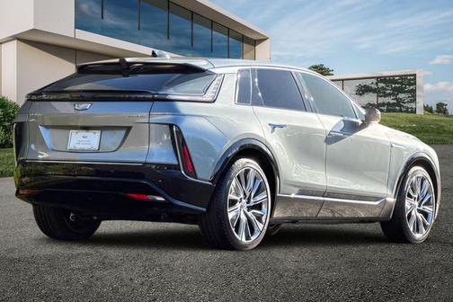 Argent Silver Metallic 2024 Cadillac LYRIQ Sport