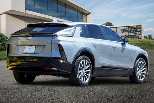 Argent Silver Metallic 2024 Cadillac LYRIQ Sport