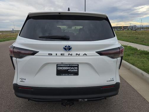 2024 Toyota Sienna LE