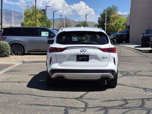 Lunar White 2021 INFINITI QX50 LUXE AWD