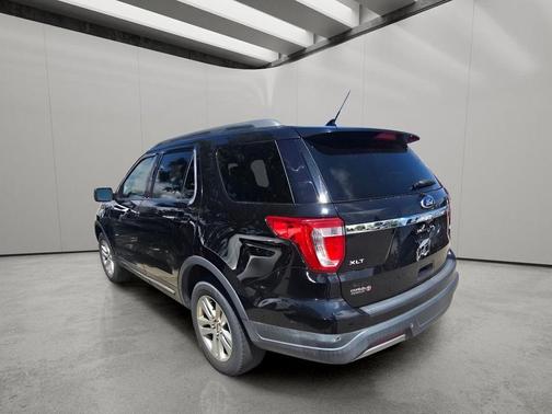 Agate Black Metallic 2019 Ford Explorer XLT