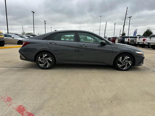 2025 Hyundai ELANTRA Sport