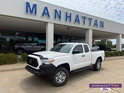 White 2022 Toyota Tacoma SR