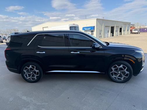 Becketts Black 2021 Hyundai PALISADE Calligraphy
