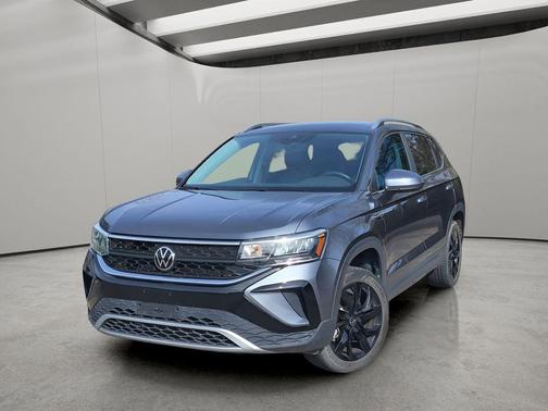 Platinum Gray Metallic 2023 Volkswagen Taos 1.5T SE