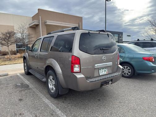 2006 Nissan Pathfinder SE