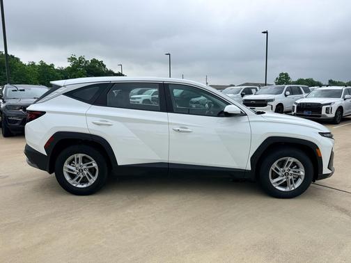 Serenity White Pearl 2025 Hyundai TUCSON SE
