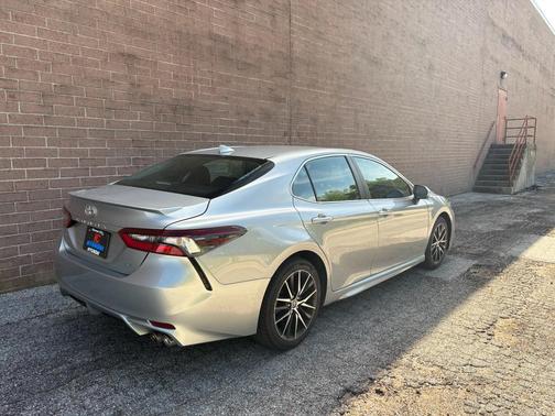 Celestial Silver Metallic 2024 Toyota Camry SE