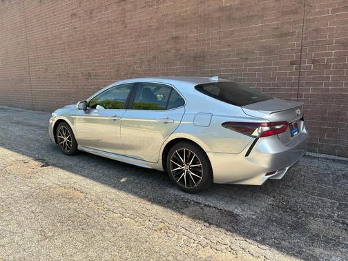 Celestial Silver Metallic 2024 Toyota Camry SE
