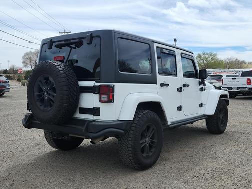 Bright White Clearcoat 2017 Jeep Wrangler Unlimited Winter 4x4