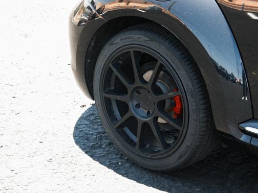 Deep Black Pearl 2014 Volkswagen Beetle DSG 2.0T R-Line