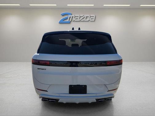 2025 Land Rover Range Rover Sport SE