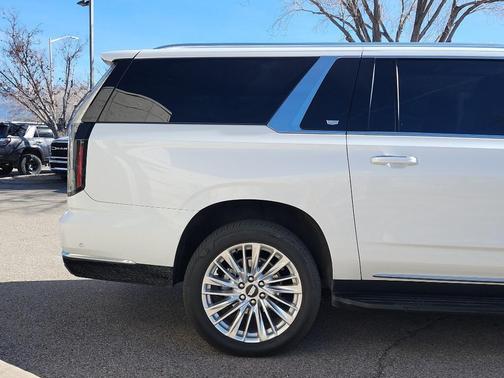 2025 Cadillac Escalade ESV Premium Luxury