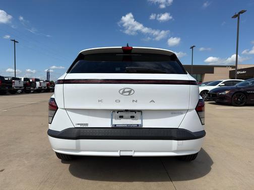 Atlas White 2024 Hyundai KONA EV SEL